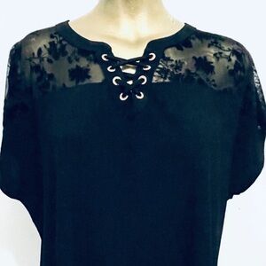 89th & MADISON Rhinestone and Lace TOP Size 1X